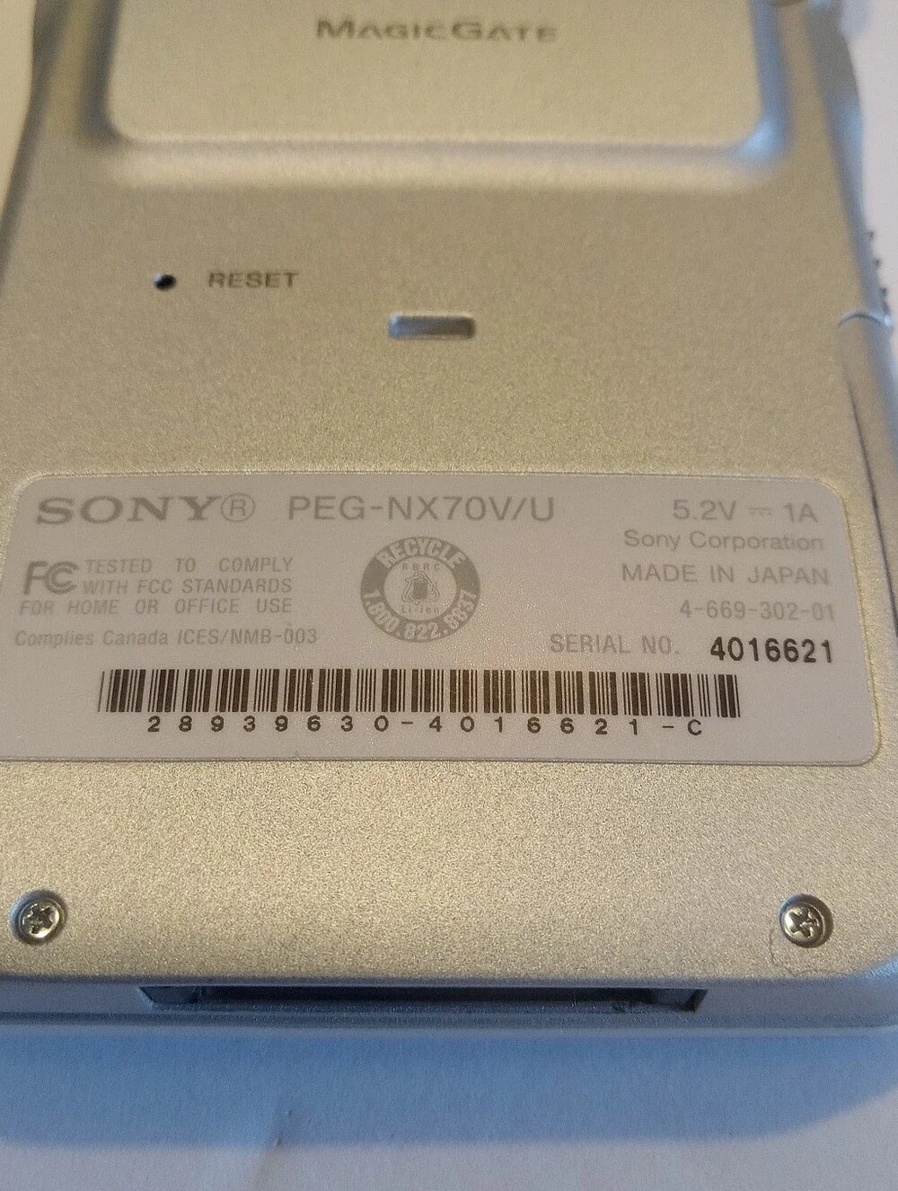 Vintage Sony Clie Handheld PEG-NX70V/U Bundle SCREEN IS CRACKED Does Turn On.
